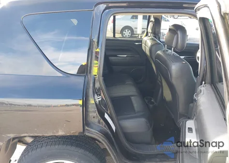 2016 Jeep Compass Latitude z USA, uszkodzony, nr VIN 1C4NJCEB5GD664523